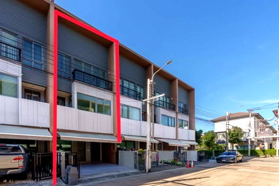 Townhouses for sale Samut Prakarn : 🔥 For Sale –  Baan Klang Muang Sathorn–Suksawat | Near MRT Phra Pradaeng✅✅✅✅