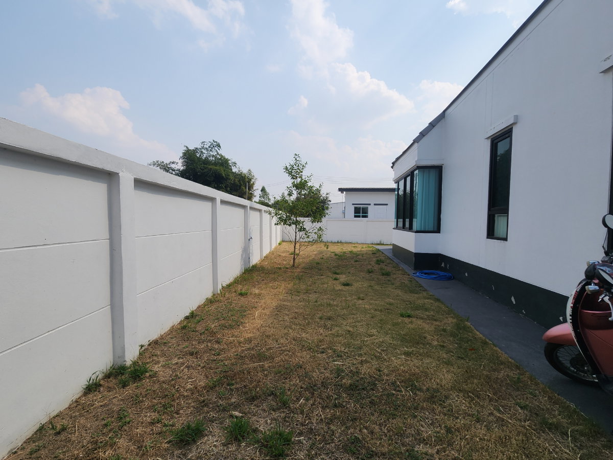picture Detached House for Sale, Yo House Hua Thale, Korat | Corner Plot 79.5 sq.w. - 12/14