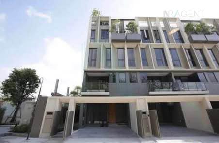 ขายทาวน์เฮาส์ โครงการ เธอร์ ลาดพร้าว 93 3 ชั้น 3 ห้องนอน 4 ห้องน้ำ