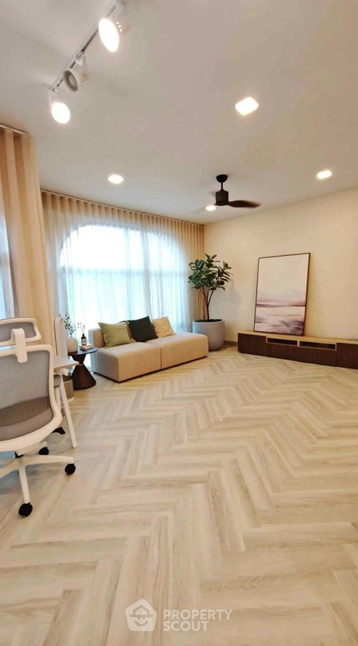 รูป บ้านเดี่ยว 5 ห้องนอน ขาย ใน Vive Krungthep Kreetha บางกะปิ กรุงเทพ (ID 2416542) - รูปที่ 23/27