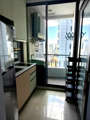 คอนโดให้เช่า : 🏙️✨ FOR RENT: Q Asoke — HIGH-FLOOR MODERN CITY LIVING IN THE HEART OF ASOKE!  💰 Rental Price: 20,000 THB/month | 📲 Line ID: @condobkk (with @)  