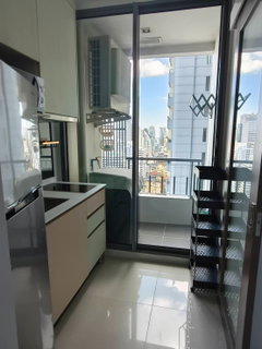 รูปภาพ 🏙️✨ FOR RENT: Q Asoke — HIGH-FLOOR MODERN CITY LIVING IN THE HEART OF ASOKE!  💰 Rental Price: 20,000 THB/month | 📲 Line ID: @condobkk (with @)  