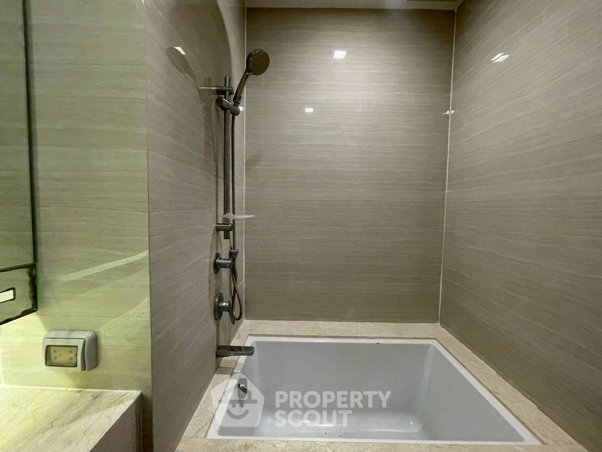picture 1-BR Condo At Noble Be 33, 12A Floor Near BTS Phrom Phong (ID 3053838) - 10/11