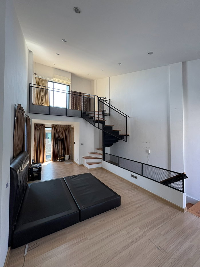 รูป ขาย เช่าทาวน์โฮมออฟฟิศ 2 คูหา โครงการ Haus Clover แจ้งวัฒนะ - ราชพฤกษ์ 3 ชั้นครึ่ง บ้านแฝด ( 2 อาคารเชื่อมหากัน )  - รูปที่ 7/14