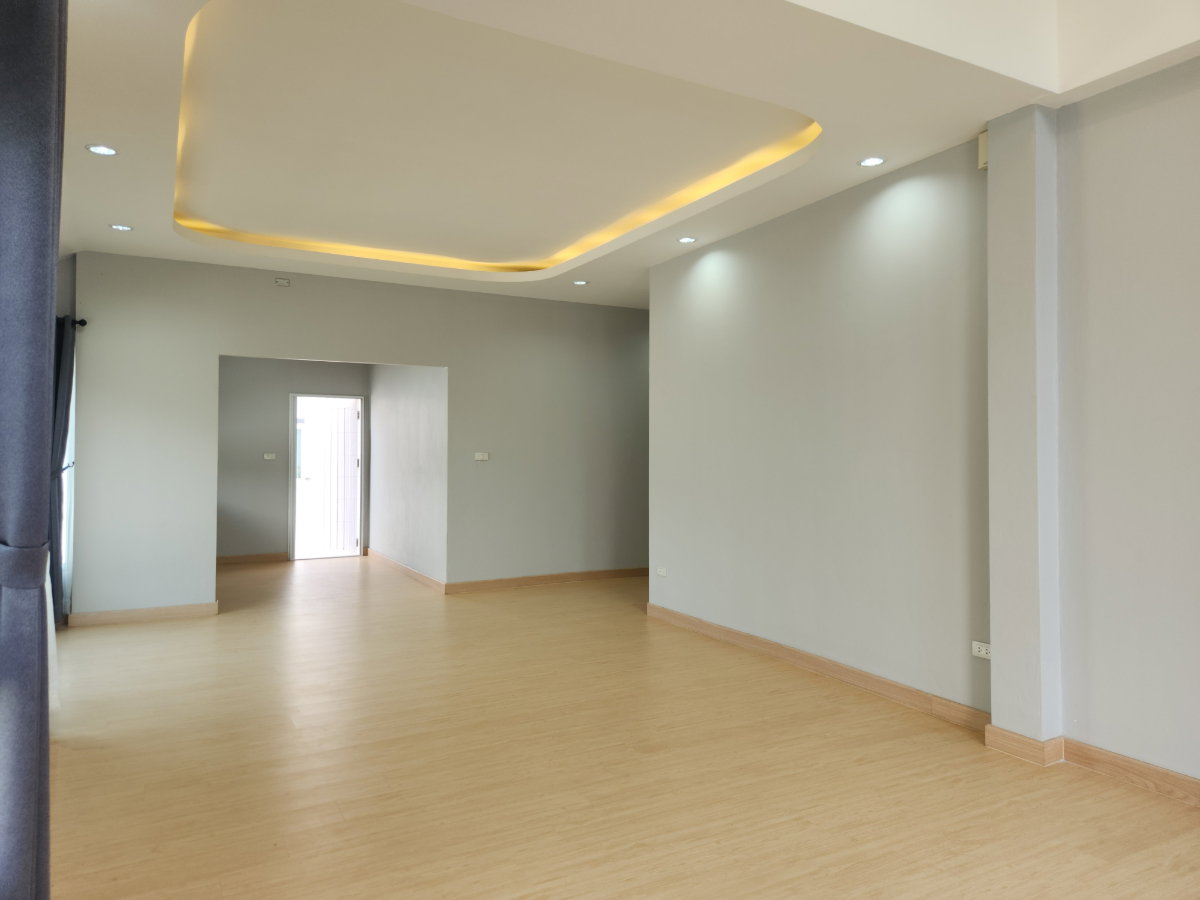picture Detached House for Sale, Yo House Hua Thale, Korat | Corner Plot 79.5 sq.w. - 5/14
