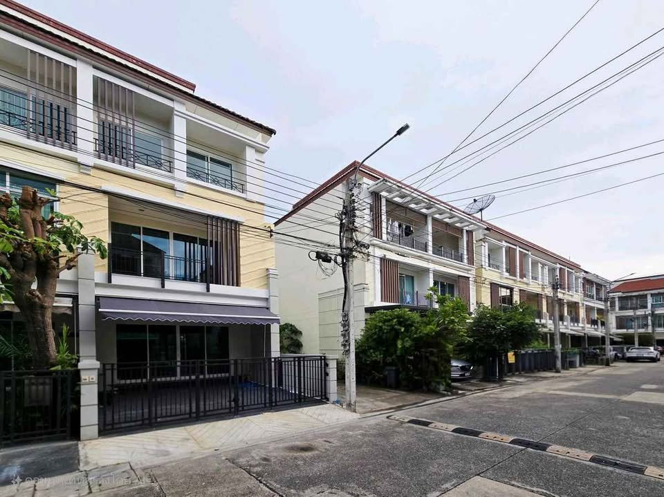 รูป 🔥 ขาย ทาวน์โฮมหลังมุม บ้านกลางเมือง เออร์บาเนี่ยน เกษตร–นวมินทร์ 2 (Baan Klang Muang Urbanion Kaset–Nawamin 2) | ลาดปลาเค้า 79 - รูปที่ 2/12