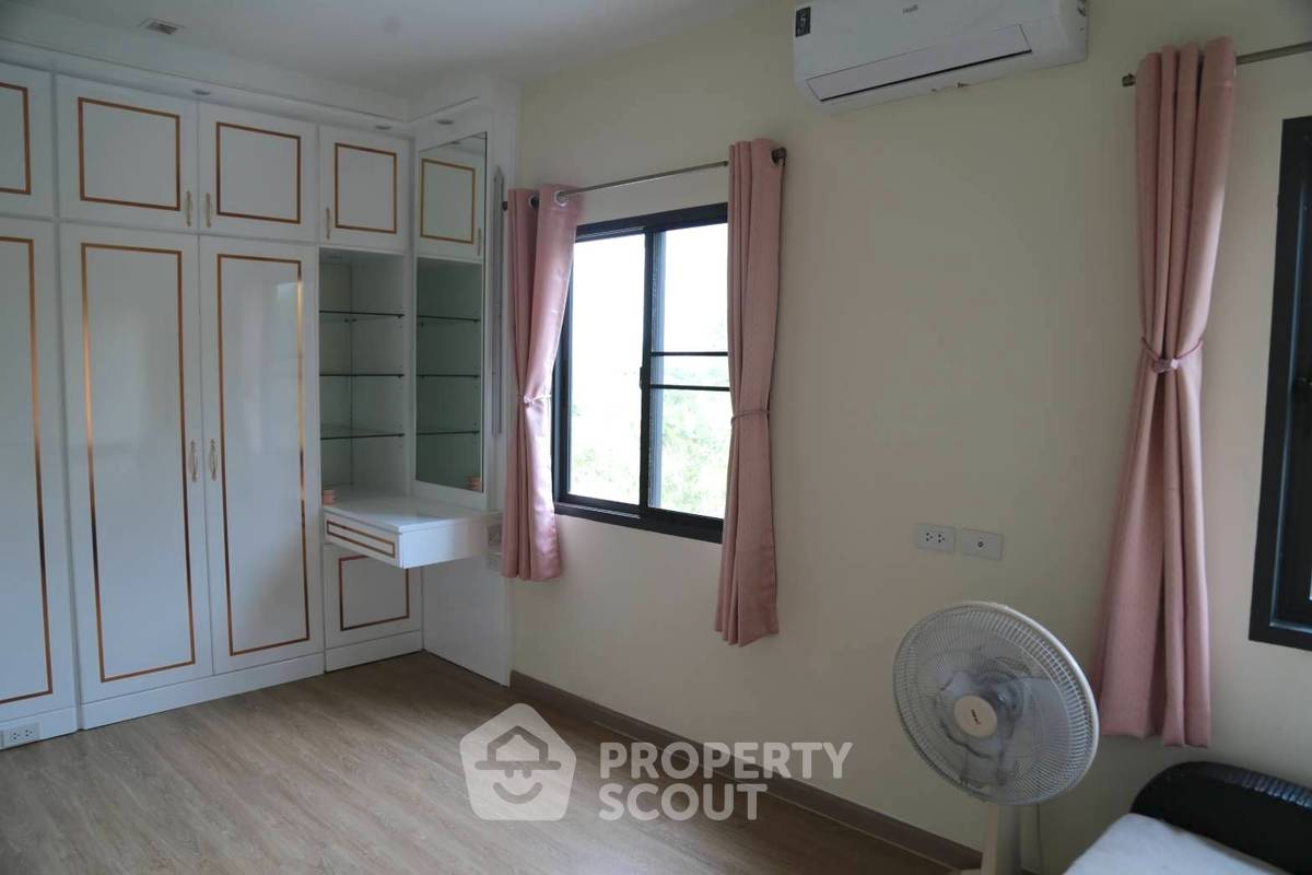 รูป ทาวน์โฮม 4 ห้องนอน ให้เช่า โครงการ Eigen Premium Townhome Pattanakarn พรเวศ (ID 996881) - รูปที่ 10/13