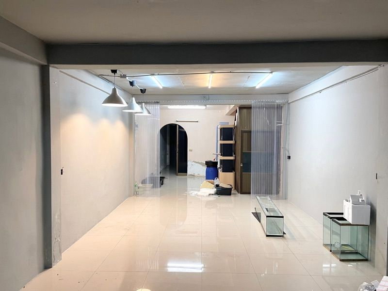 รูป ให้เช่าทาวน์เฮ้าส์ 4 ชั้น กำนันแม้น ทำเลดี ใกล้ homepro กัลปพฤกษ์ เดินทางเข้าสาทร เหมาะทั้งอยู่อาศัย ทำโฮมออฟฟิศ หรือเก็บสต๊อกสินค้า - รูปที่ 2/4