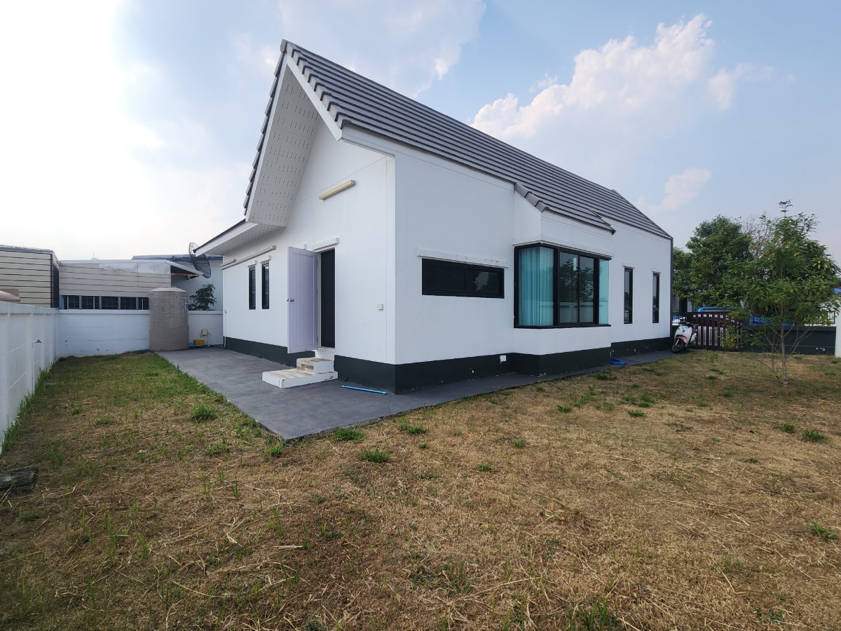 picture Detached House for Sale, Yo House Hua Thale, Korat | Corner Plot 79.5 sq.w. - 3/14