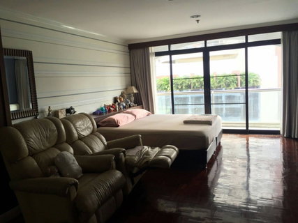 BIG DISCOUNT !! 3 bedrooms for sales Bann Prompong Sukhumvit 39