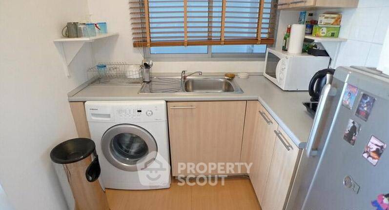picture Attractive Price 1-BR 50 Sqm Plus 38 Hip Condominium, 300m to BTS Thong Lor (ID 510393) - 2/6