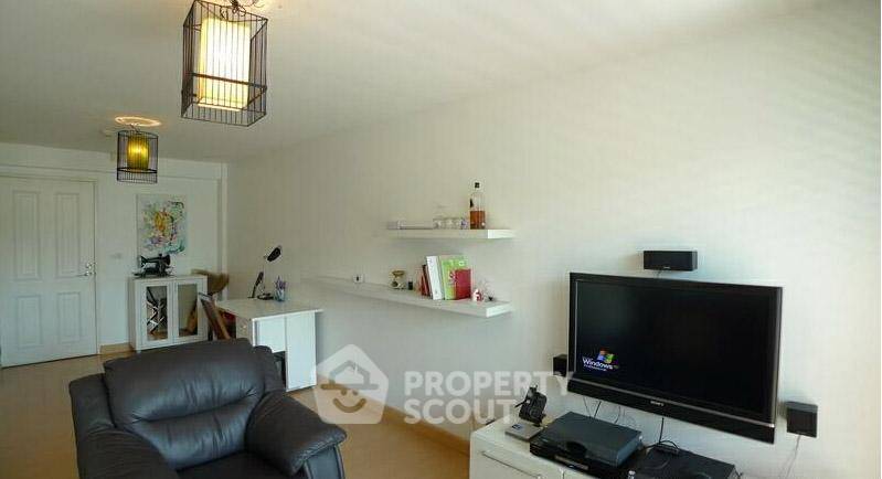 picture Attractive Price 1-BR 50 Sqm Plus 38 Hip Condominium, 300m to BTS Thong Lor (ID 510393) - 3/6