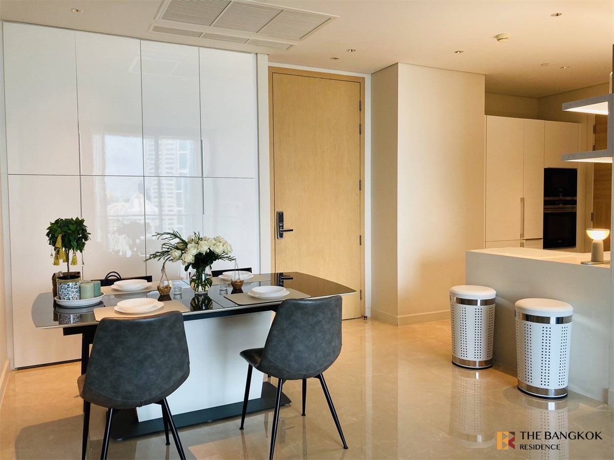 picture Premium Luxury Condo in Prime Location Sindhorn Residence - 10/10