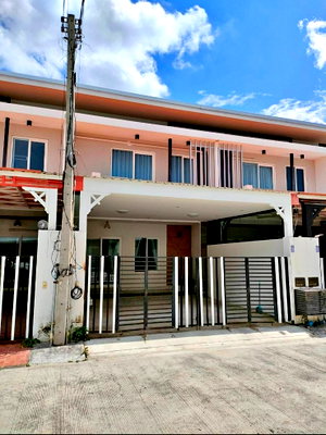 Townhouses for rent Provincial Waterworks Authority Chiang Mai : For Rent: 2-story townhouse near Chiang Mai Airport and Central Airport Plaza. 3 bedrooms, 2 bathrooms. 17,000 THB/month