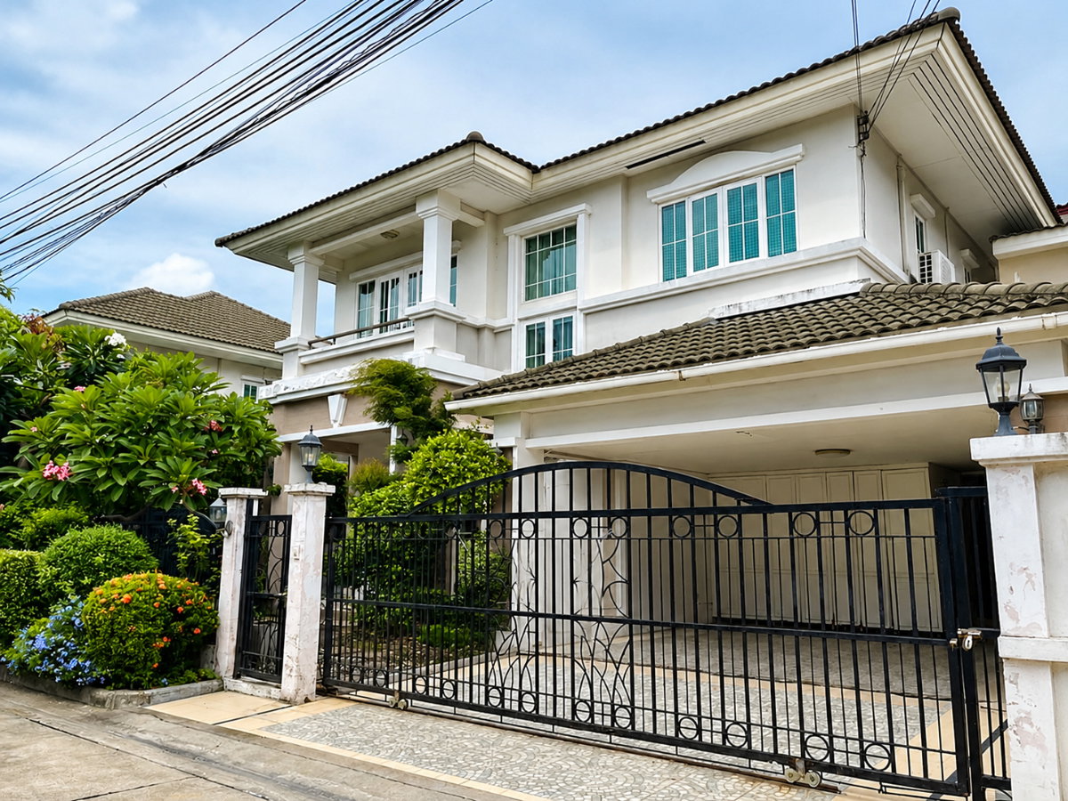 รูป ขายบ้านเดี่ยว 2 ชั้น กรองทองพาวิลเลี่ยน ลาดพร้าว 71 บ้านเดี่ยวใจกลางเมือง พื้นที่กว้าง ทำเลหายาก ราคาคุ้มค่า เหมาะสำหรับรีโนเวทเป็นบ้านในฝัน - รูปที่ 2/19