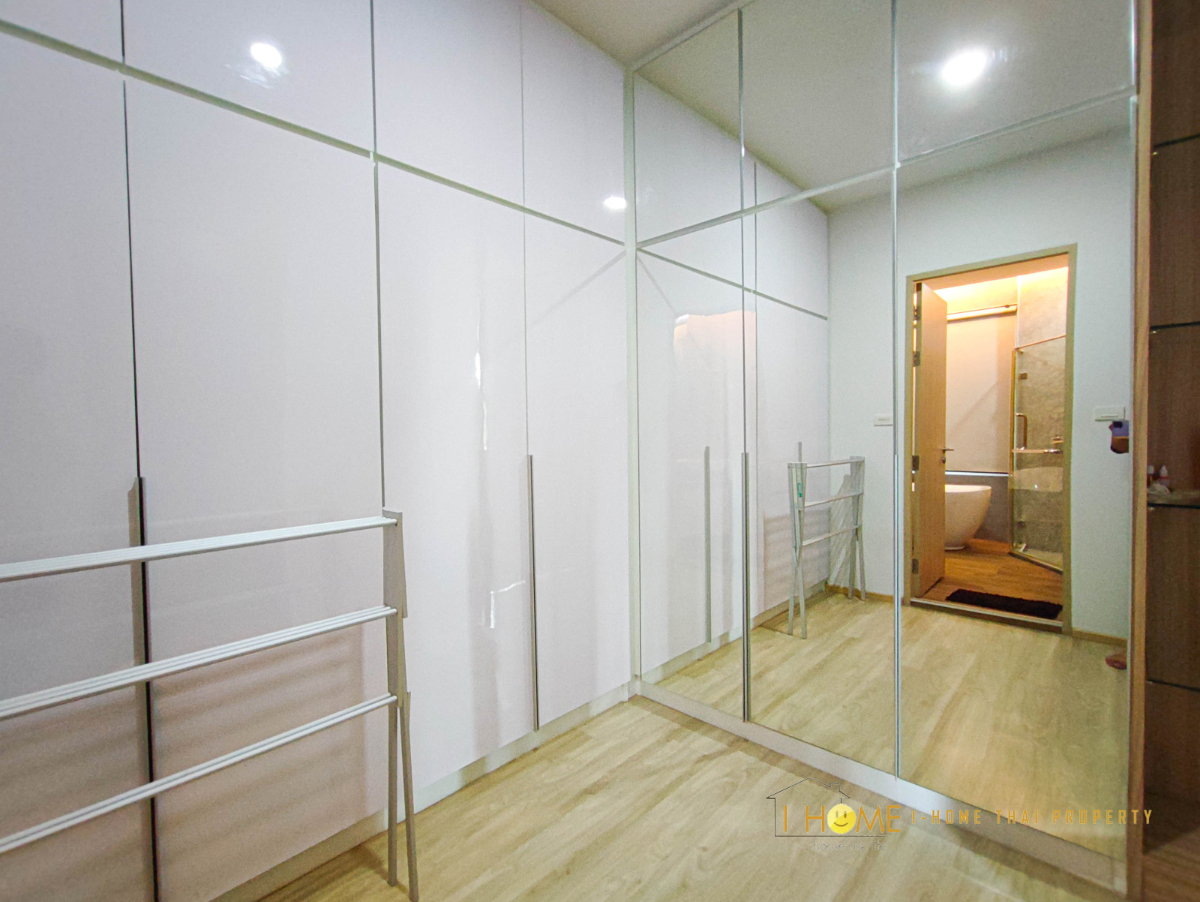 รูป ให้เช่า Luxury Pool Villa 3 ชั้น พร้อมสระว่ายน้ำส่วนตัว สไตล์ Modern #A1-V0018 - รูปที่ 30/46