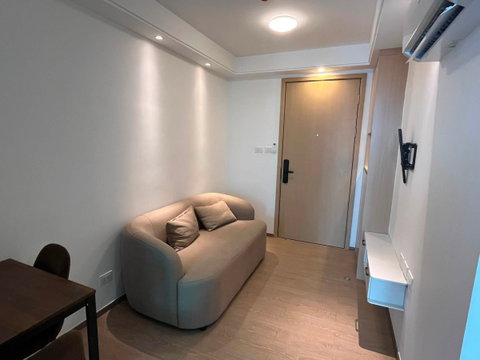 MRT Suan Luang Rama 9 900 m. Condo Regal Srinakarin 40 ( Rental ) Price 13,000 Baht
