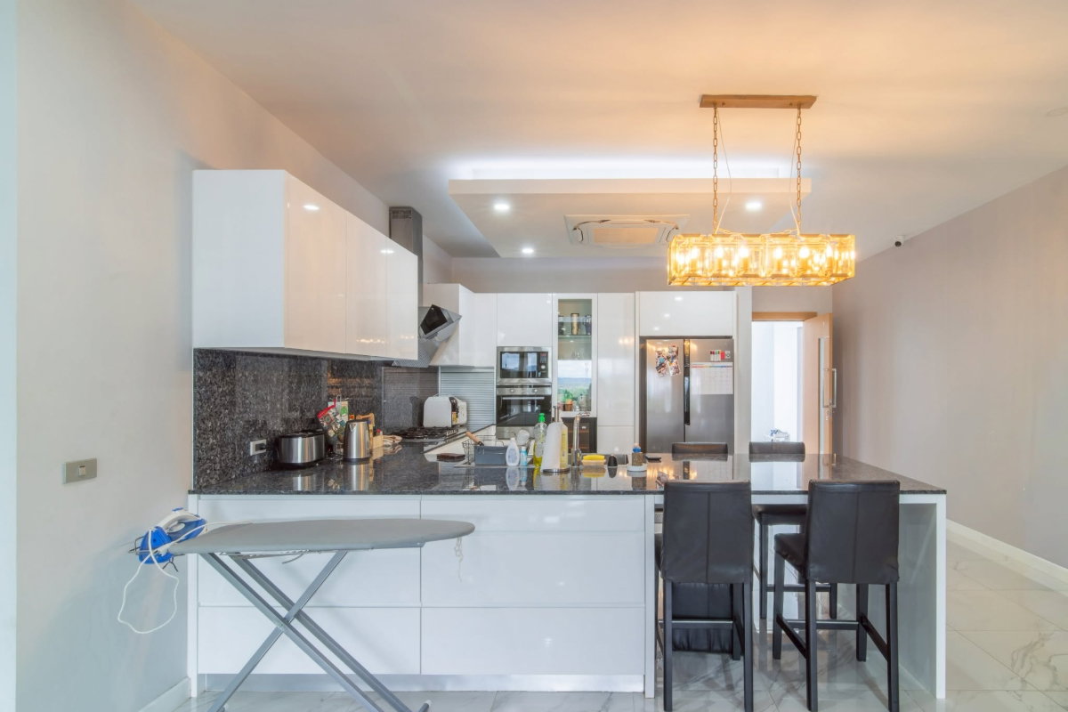 picture Luxury 1-Storey Modern Pool Villa for Sale on Pattaya Hilltop - Panoramic Views - 4/23