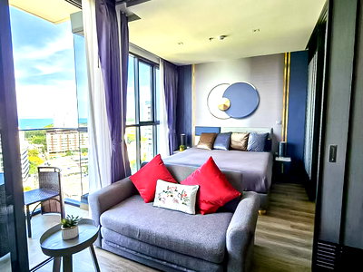 Condos for sale : Andromeda Pratumnak Condo for Sale 1Bedroom Sea View