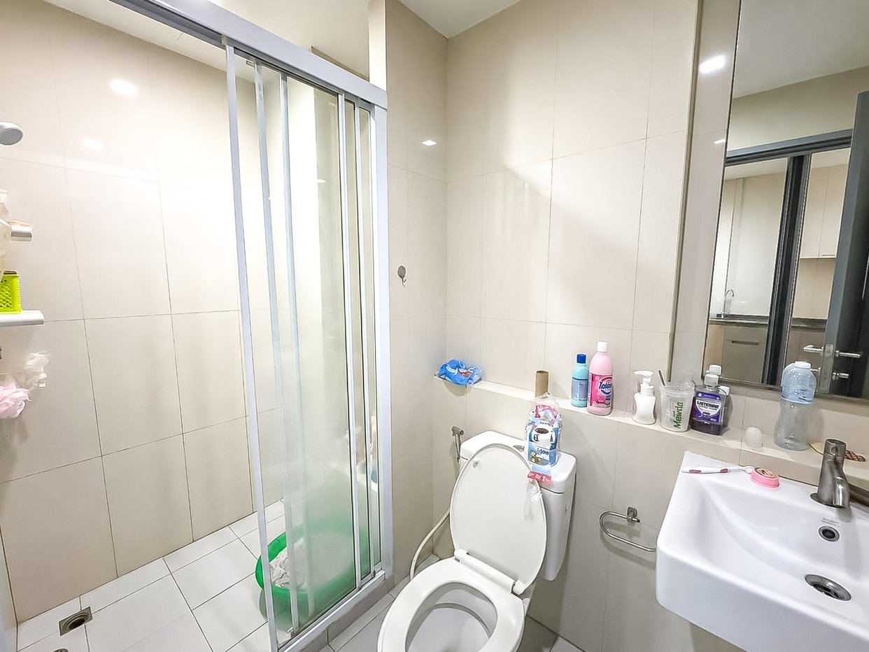 picture The Base Central Pattaya for Sale 1Bedroom Pool View Unit - 4/6