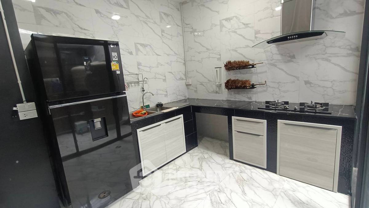 รูป ทาวน์โฮม 4 ห้องนอน ให้เช่า โครงการ Eigen Premium Townhome Pattanakarn พรเวศ (ID 996881) - รูปที่ 4/13