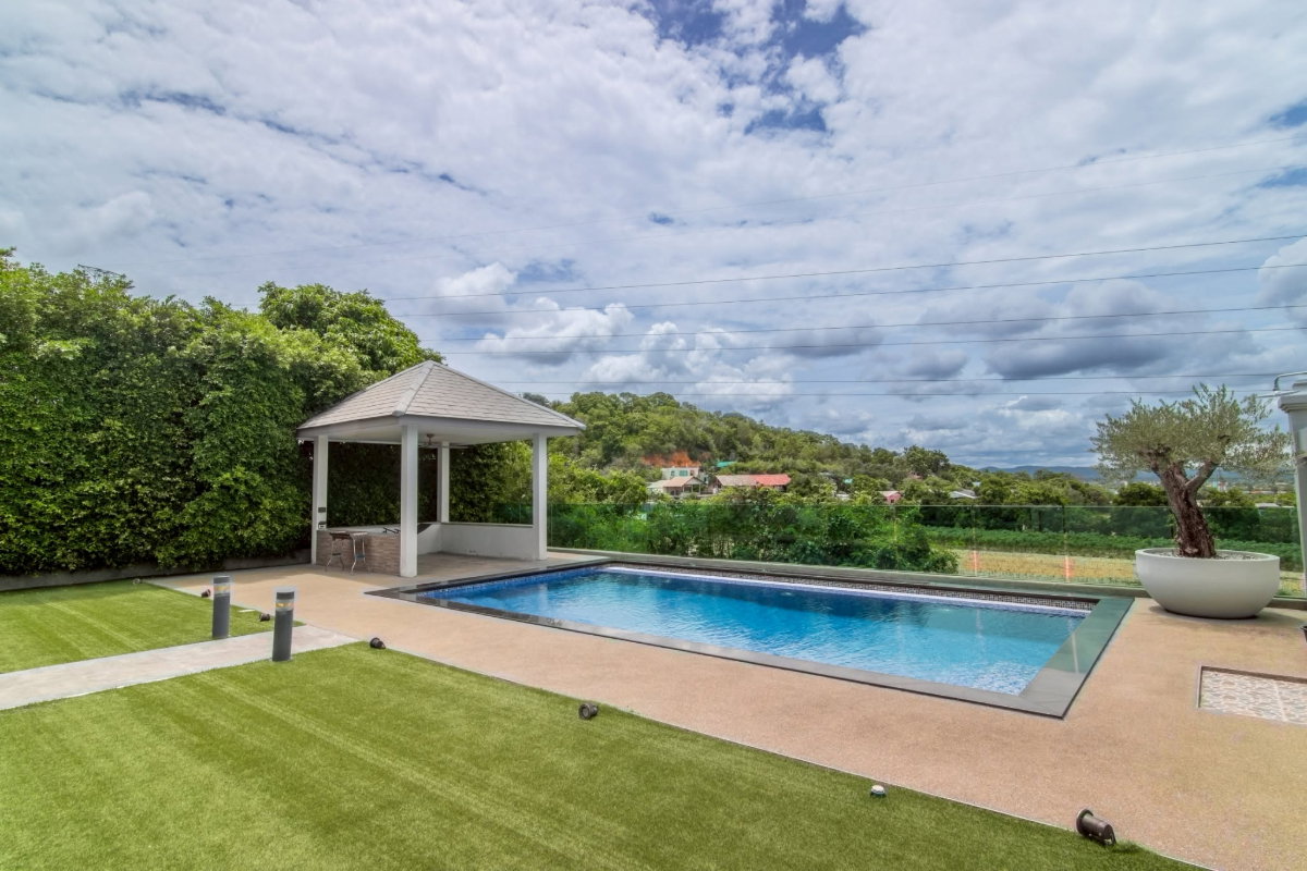 picture Luxury 1-Storey Modern Pool Villa for Sale on Pattaya Hilltop - Panoramic Views - 22/23