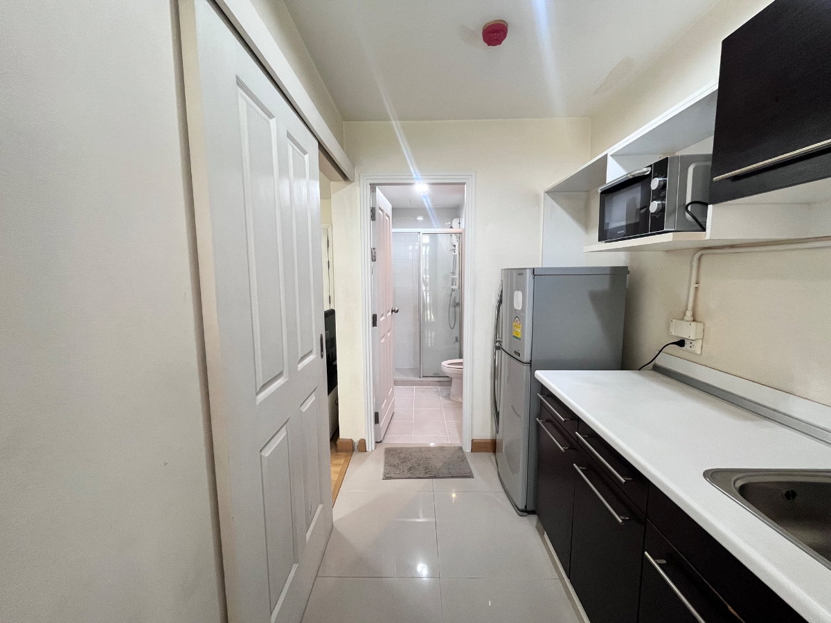 picture Budget-Friendly Condo Near BTS On Nut - 4/7