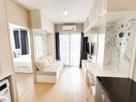 ว่างพร้อมอยู่! Lumpini Suite. 1นอน 30ตร.ม. Line id: @pfagent