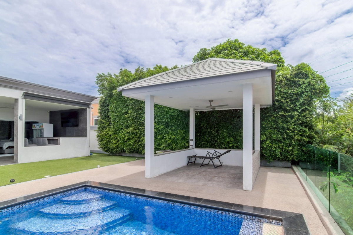 picture Luxury 1-Storey Modern Pool Villa for Sale on Pattaya Hilltop - Panoramic Views - 20/23