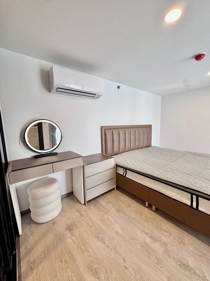 รูป 🔥 SOHO Bangkok Ratchada ห้อง Duplex 2 ห้องนอน ชั้น 17 เพียง 38,000 บาท ✨ 48 ตร.ม. เพดานสูง ใกล้ MRT ห้วยขวาง และ Central Rama 9 พร้อมเข้าอยู่ 🏙️ - รูปที่ 12/18