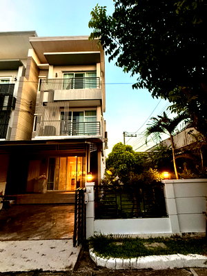 Townhouses for rent National Institute of Development Administration (NIDA) : #SC15320 📌 Rent | 🟦🟨 Town Avenue Rama 9 🟩💬𝑪𝒐𝒏𝒕𝒂𝒄𝒕𝑳𝑰𝑵𝑬:@𝒔𝒆𝒄𝒓𝒆𝒕𝒑𝒓𝒐𝒑𝒆𝒓𝒕𝒚 🔥✨