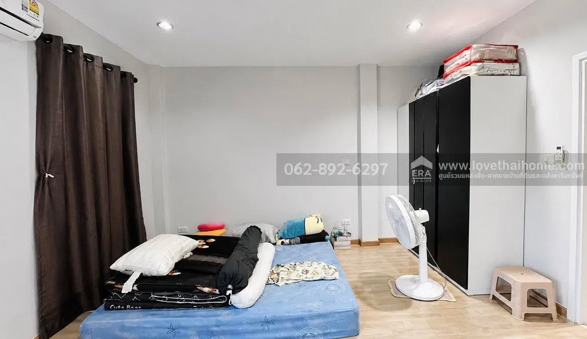 รูป ขายด่วน!ทาวน์โฮม 2 ชั้น ซอยเพชรเกษม 79 หมู่บ้านหรรษา พรีม่า ขนาด 24.8 ตรว. สวยพร้อมอยู่ ราคาพิเศษเพียง 2.89 ล้านบาท - รูปที่ 4/15