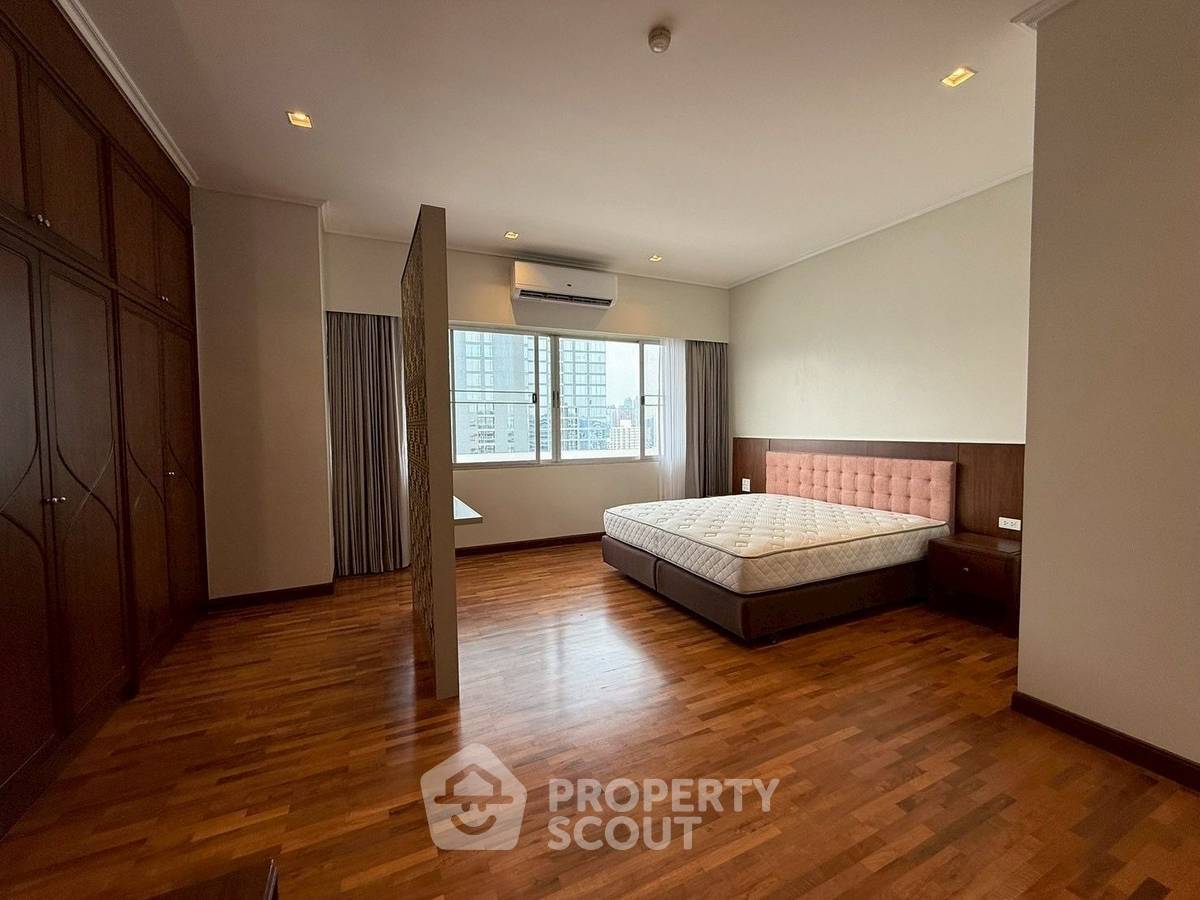 รูป คอนโด 3 ห้องนอน 180 ตร.ม. Newton Tower คอนโดมิเนียม ชั้น 25 วิวสูง ใกล้ BTS นานา 200 ม. (ID 2964532) - รูปที่ 4/20