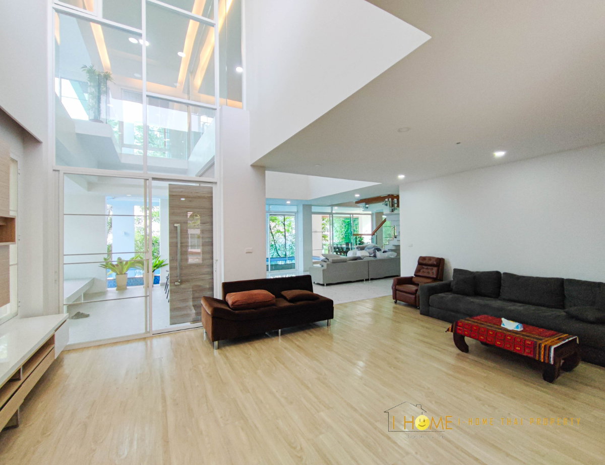 รูป ให้เช่า Luxury Pool Villa 3 ชั้น พร้อมสระว่ายน้ำส่วนตัว สไตล์ Modern #A1-V0018 - รูปที่ 8/46