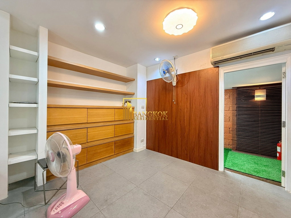 picture Baan Klang Krung | Spacious 4 Bedroom Townhouse in Thonglor - BR49091TH - 9/51