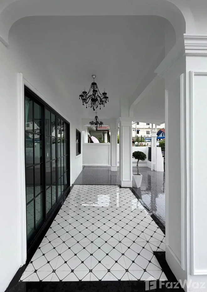 picture Modern Home with Premium Free Upgrades in a Prime Location 6543671 - 12/35