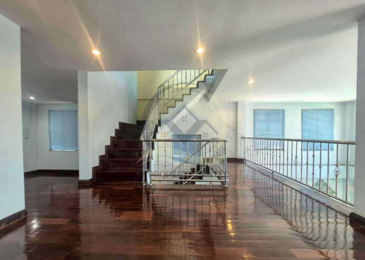 รูป บ้านเดี่ยว 3 ชั้น พร้อมชั้นลอยและดาดฟ้า ( แปลงมุม ) ถนนเสนานิคม 1 ซอย 26 จตุจักร เปิดราคาพิเศษ ใจกลางเมือง ตอบโจทย์ทั้งอยู่อาศัยและการทำธุรกิจ - รูปที่ 8/38