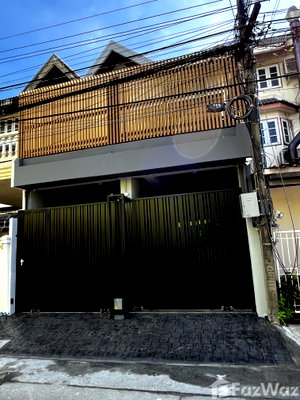 Townhouses for sale Bangkok : 3 Bedroom Townhouse for sale in Nong Bon, Bangkok  1708932