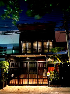 เช่าทาวน์โฮม ถนนรามคำแหง : 🏢✨ ขาย / เช่า Executive Home Office รามคำแหง 26/1 แขวงหัวหมาก 3 ห้องนอน 3 ห้องน้ำ ใจกลางรามคำแหง