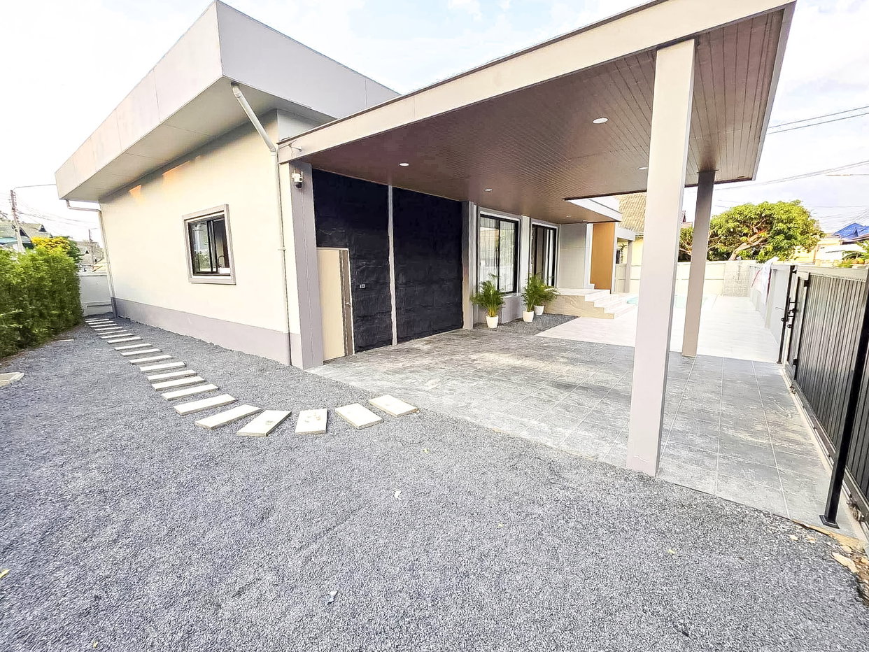 picture Luxury House for Sale Soi Khao Noi East Pattaya 4Bedroom - 9/10