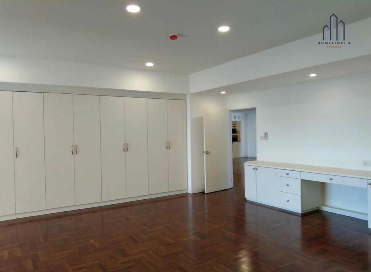 picture Oriental Towers 3 bedrooms, for sale - 8/12
