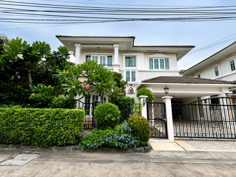 ขายบ้านเดี่ยว 2 ชั้น กรองทองพาวิลเลี่ยน ลาดพร้าว 71 บ้านเดี่ยวใจกลางเมือง พื้นที่กว้าง ทำเลหายาก ราคาคุ้มค่า เหมาะสำหรับรีโนเวทเป็นบ้านในฝัน