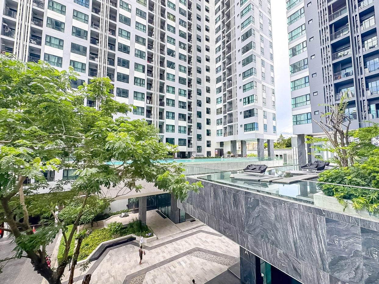 picture The Base Central Pattaya for Sale 1Bedroom Pool View Unit - 6/6