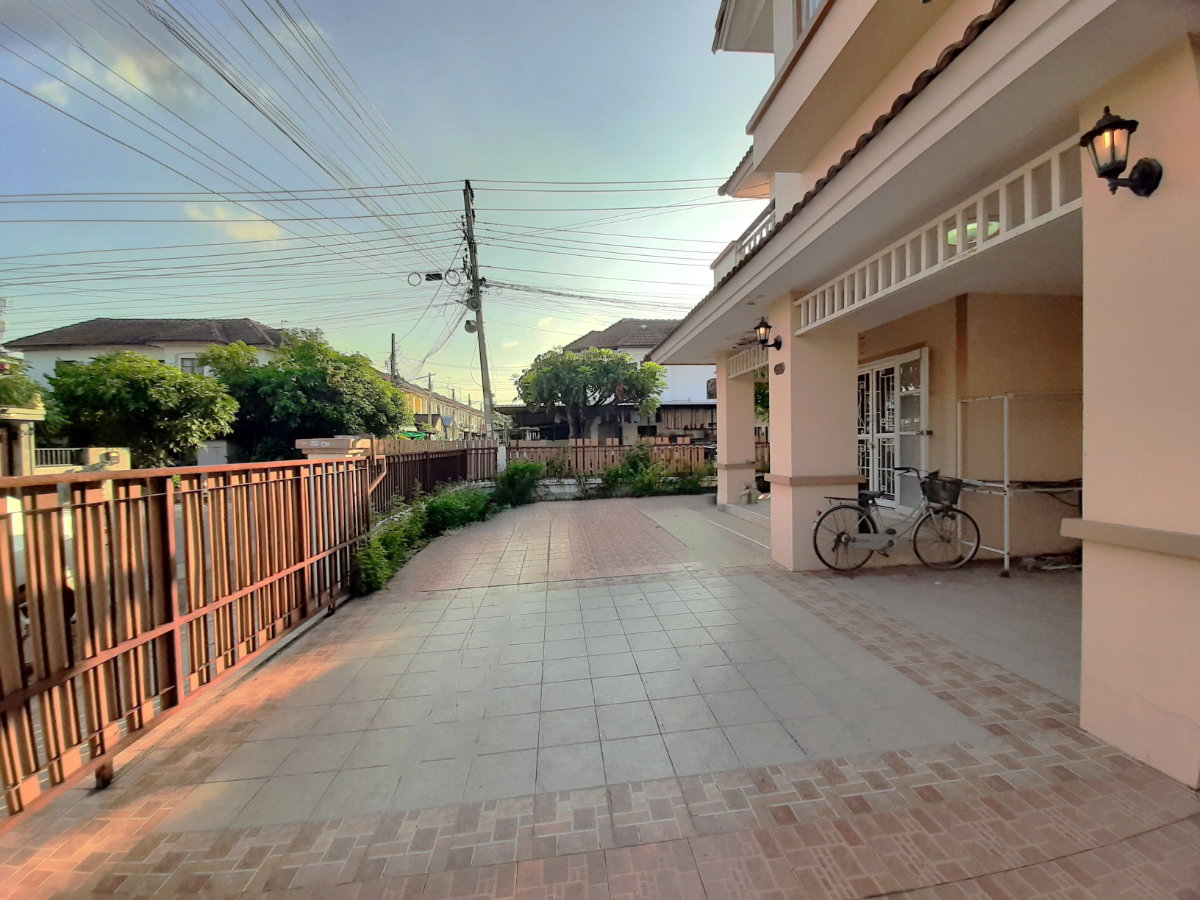 รูป บ้านเดี่ยว ม.สินเพชร จันทน์ทองเอี่ยม บางบัวทอง  59.5 ตรว. 3 นอน 2 น้ำ 4 จอด (ภายนอกอีก 4 รวมทั้งหมด 8 คัน ) ปกติ 4.4 ล้าน เหลือ 4.0 ล้าน  โ085-0732541 - รูปที่ 2/19