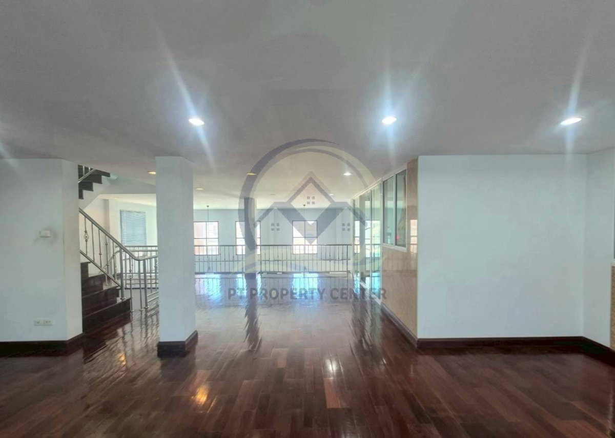 รูป บ้านเดี่ยว 3 ชั้น พร้อมชั้นลอยและดาดฟ้า ( แปลงมุม ) ถนนเสนานิคม 1 ซอย 26 จตุจักร เปิดราคาพิเศษ ใจกลางเมือง ตอบโจทย์ทั้งอยู่อาศัยและการทำธุรกิจ - รูปที่ 9/38