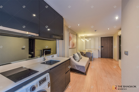 Altitude Samyan-Silom Looking for an owner for this special unit near MRT Sam Yan Station