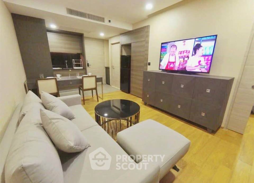 รูป คอนโด 1 ห้องนอน ให้เช่า คอนโดคลาส สีลม–ลังสuan ใกล้ BTS ชิดลม 200 ม. (ID 3054190) - รูปที่ 2/6