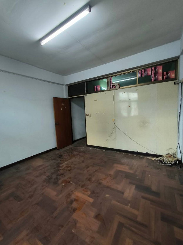 รูป ขายอาคารพาณิชย์ 4 ชั้น ซอยกรุงเทพ-นนทบุรี 35 ทำเลดี ใกล้รถไฟฟ้าสถานีวงศ์สว่าง - รูปที่ 9/14