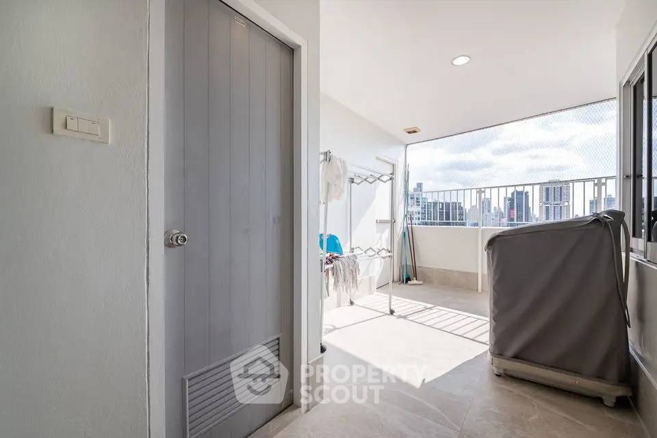 รูป คอนโด 3 ห้องนอน ชั้น 23 ขนาด 223 ตร.ม. ที่ Fifty Fifth Tower Thong Lor • ใกล้ BTS ทองหล่อ 200 ม. (ID 3051753) - รูปที่ 15/30