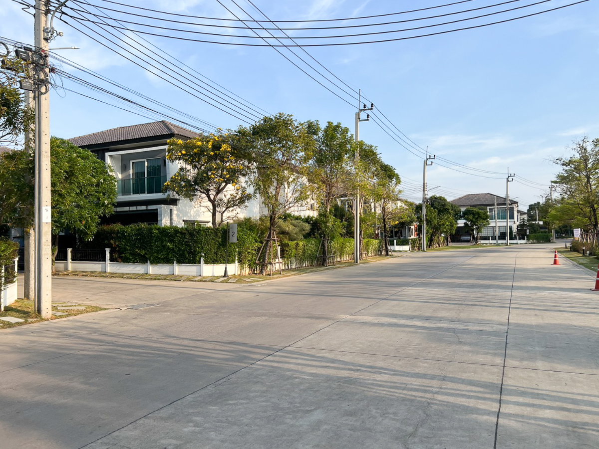รูป บ้านเดี่ยวสไตล์โมเดิร์น "เซนโทร ประชาอุทิศ 90" - รูปที่ 28/29